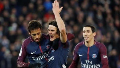  巴黎圣日耳曼主场大胜领跑积分榜  