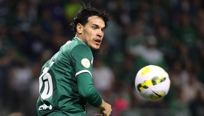  尤文图斯争议判罚受益保住联赛领头羊位置  