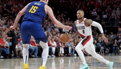  湖人险胜勇士，晋级总决赛在望  