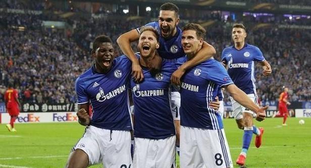  沙尔克04历史性降级引发球迷抗议潮  