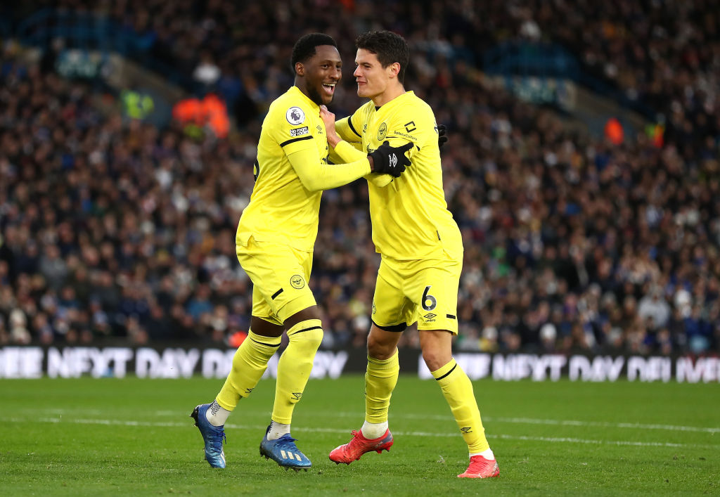  曼联战平利兹联，B费染红引发争议  