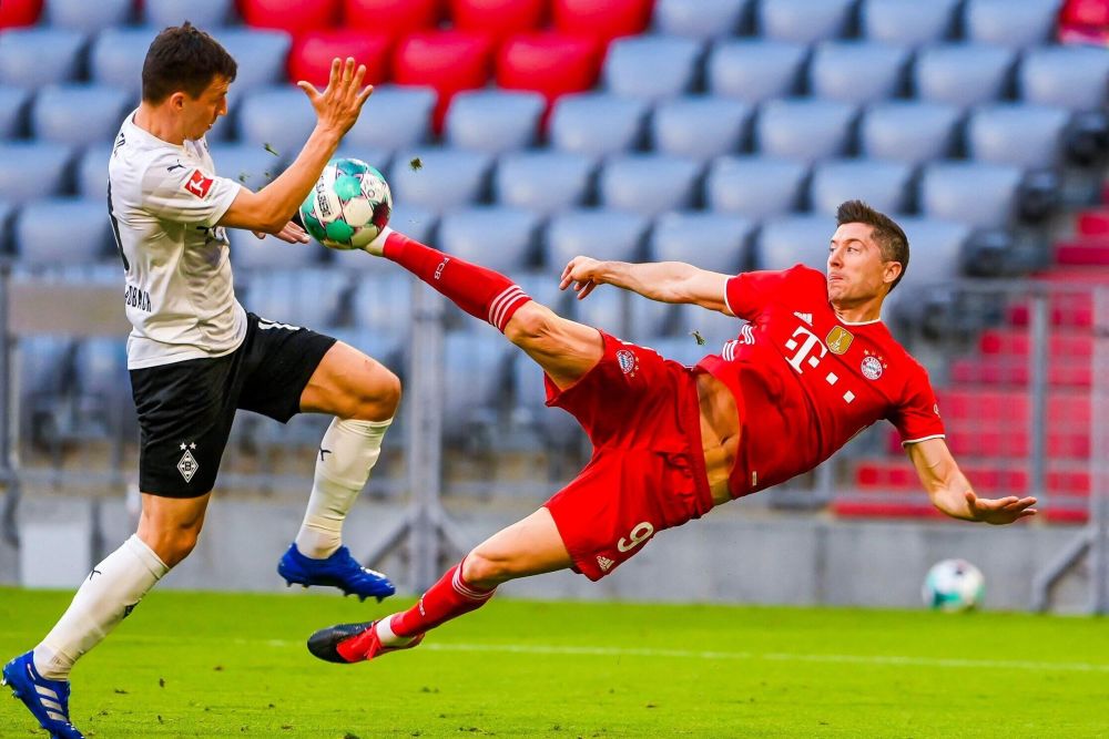  莱万破门追平德甲单赛季进球新纪录  