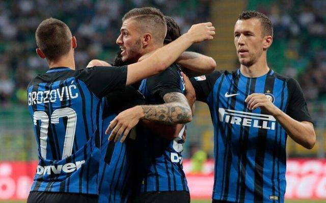  米兰双雄争夺欧冠席位，关键战AC米兰险胜蓝鹰  