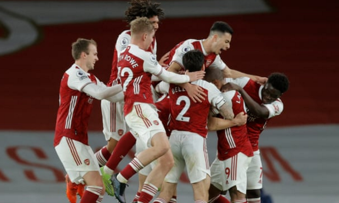  阿森纳新星萨卡蜕变，攻防两端撑起核心  